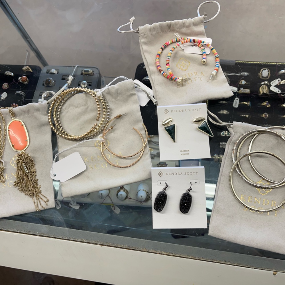Kendra Scott lot AMAZING DEAL